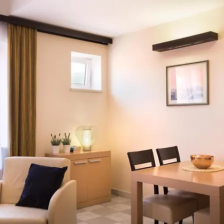 Apartment Aci Marina Cres Exterior photo
