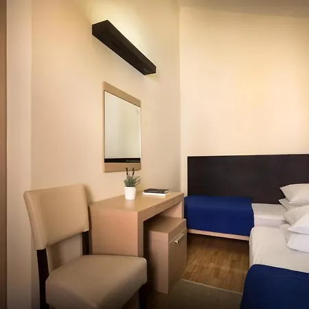 Apartment Aci Marina Cres Exterior photo