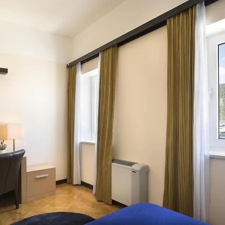 Apartment Aci Marina Cres Exterior photo